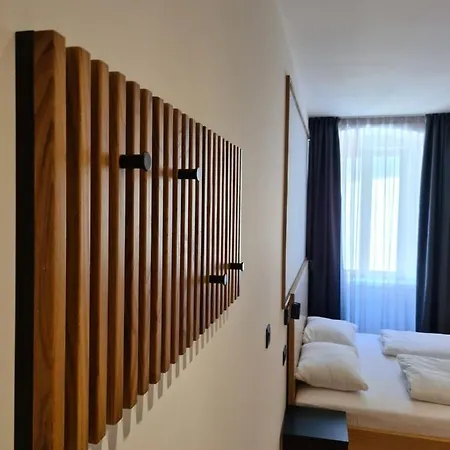 Deluxe Apartments & Rooms 